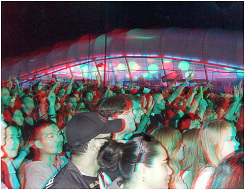 Concert goers and the Long White Cloud. Digital 3-D Photography by Marc Dawson.