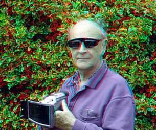 Carl Watson with a Nu-View video camera attachment, wearing electro-optic shutter glasses. 'There is ghosting and a lot of flicker.'