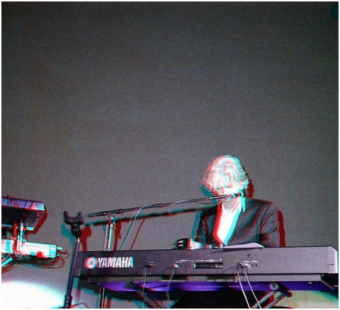 Tim Finn on Piano. 3-D Photography by Marc Dawson.